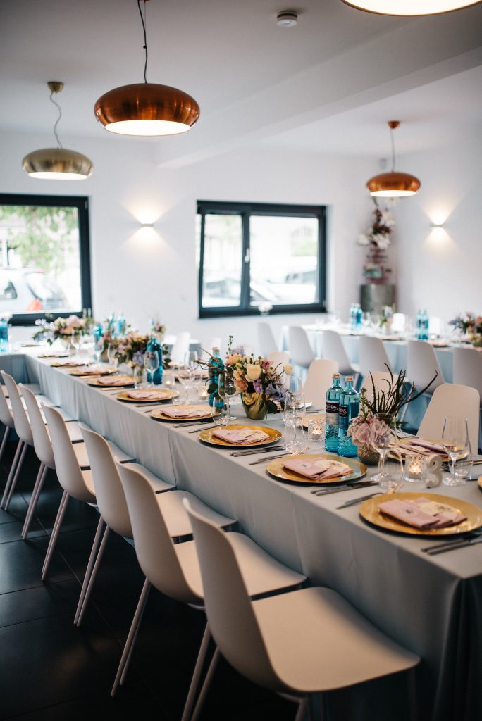 Tischwäsche eckig hellblau zum mieten